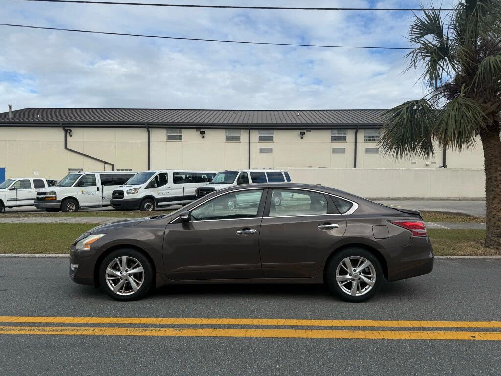 2015 Nissan Altima SV passenger-side profile