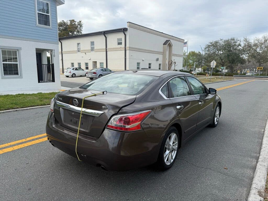 2015 Nissan Altima SV rear three-quarter exterior